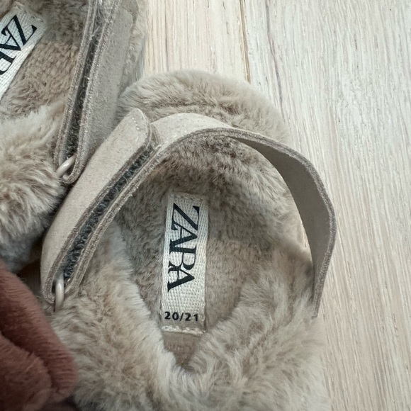 Zara Reindeer Slippers size Toddler US 5/5.5 EU 20/21 - Picture 5 of 5